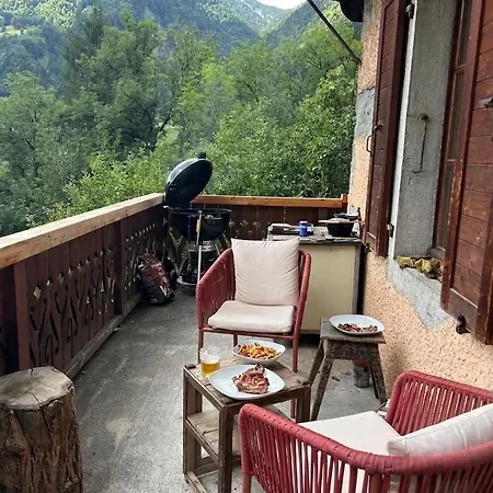 Authentic With Exceptional Views Glieres-Val-de-Borne